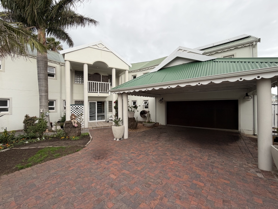 6 Bedroom Property for Sale in Marina Martinique Eastern Cape